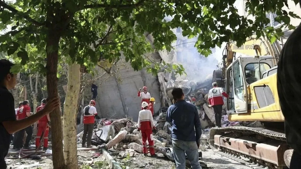 Israeli army orders evacuation of Tehran and Qazvin districts