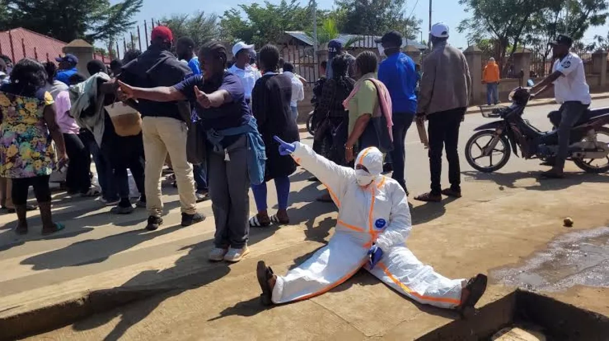 Ebola response in crisis as Congolese health workers walk off job