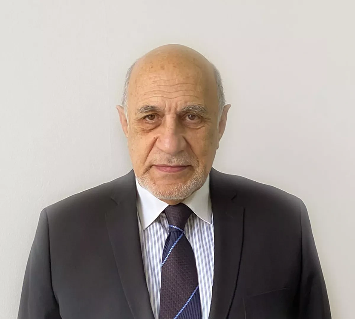 Armenia in no hurry to say goodbye to Russian base Expert opinions on Caliber.Az