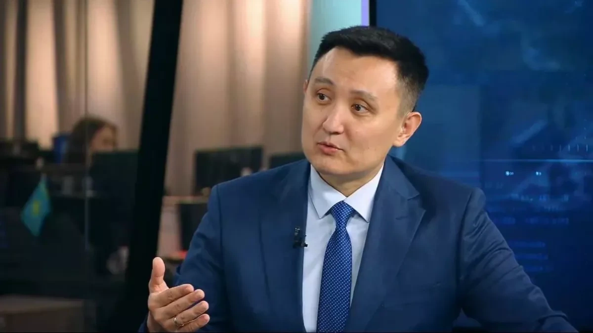 Nazarbayev at the Kremlin — what signal is Moscow sending to Astana? Expert opinions on Caliber.Az