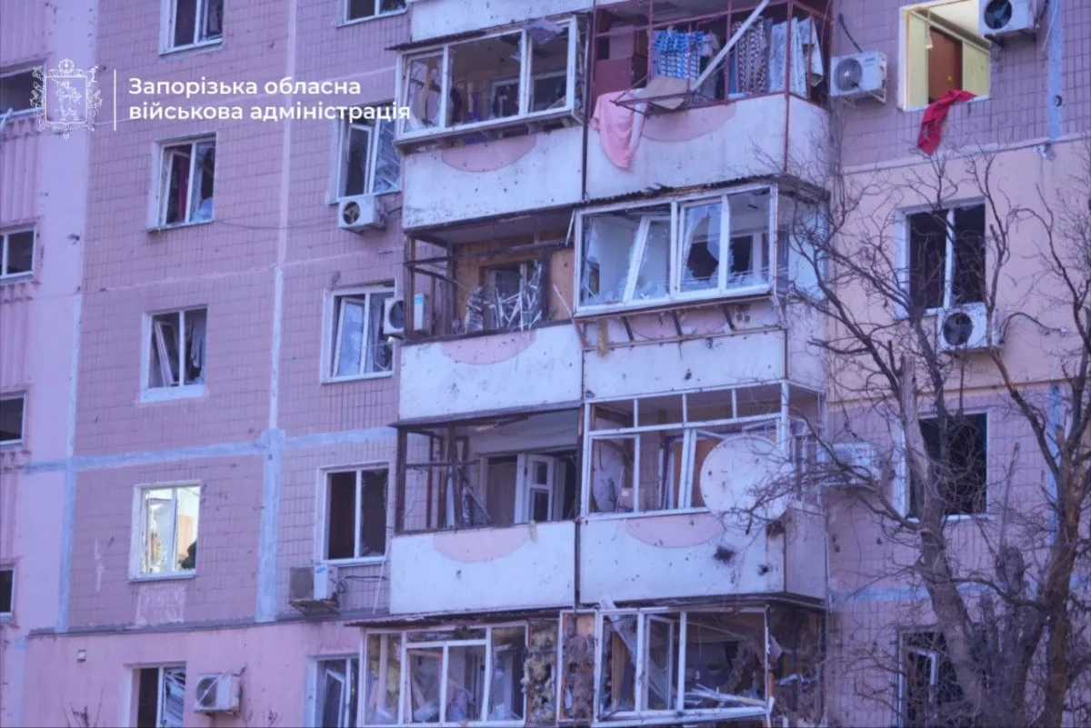 Woman dies, four others hurt after Russia massively strikes Zaporizhzhia PHOTO