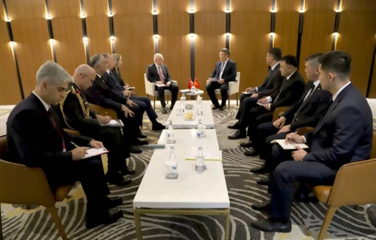 Kyrgyz, Turkish defence ministers discuss expanding military ties