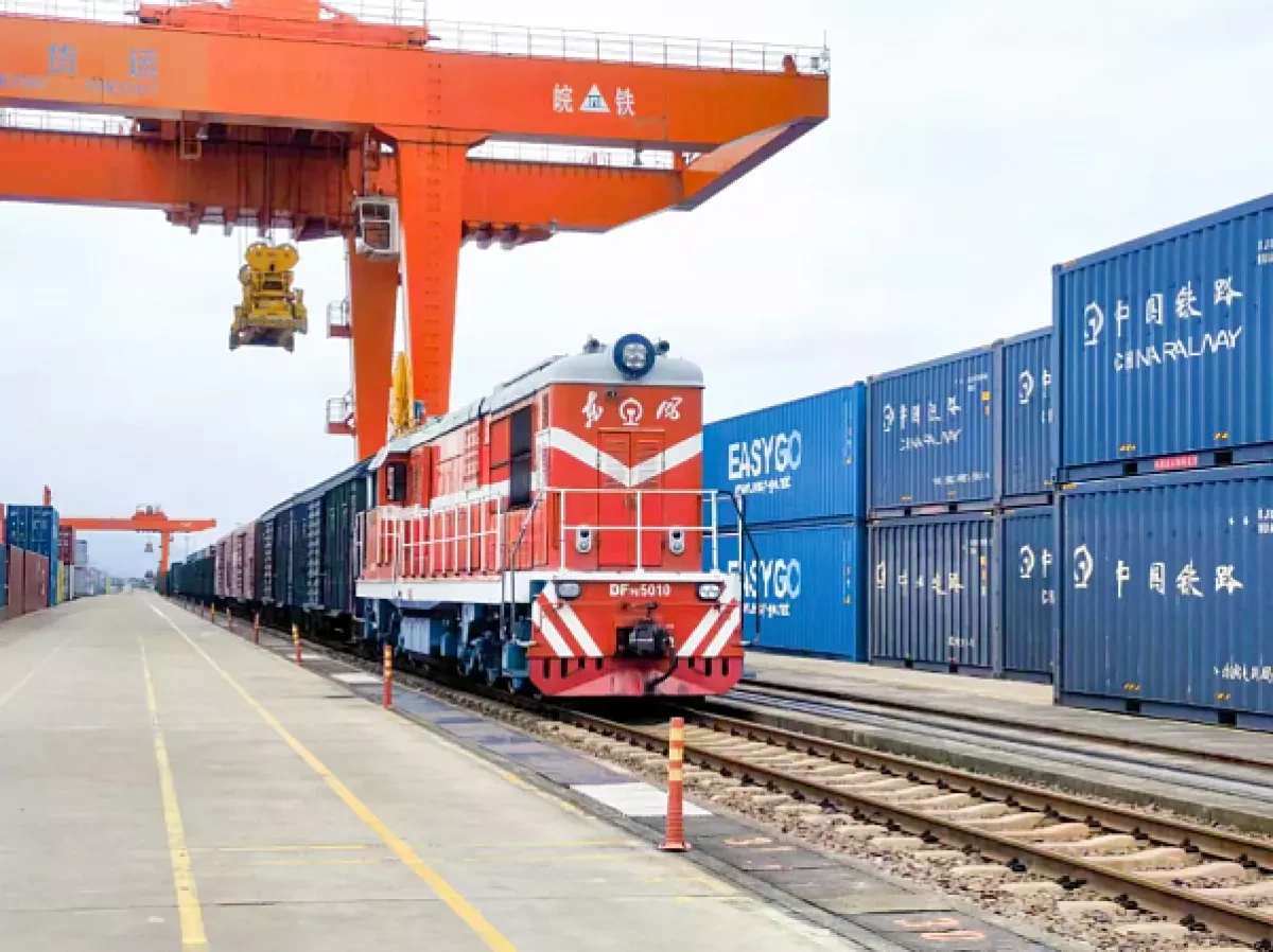 China’s rail freight hits new highs as cross-border traffic accelerates in 2025