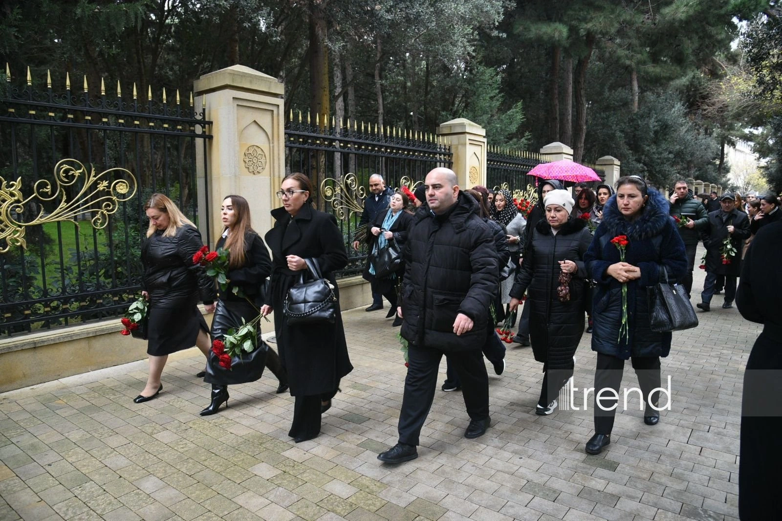 Azerbaijani people commemorate memory of National Leader Heydar Aliyev (PHOTO)