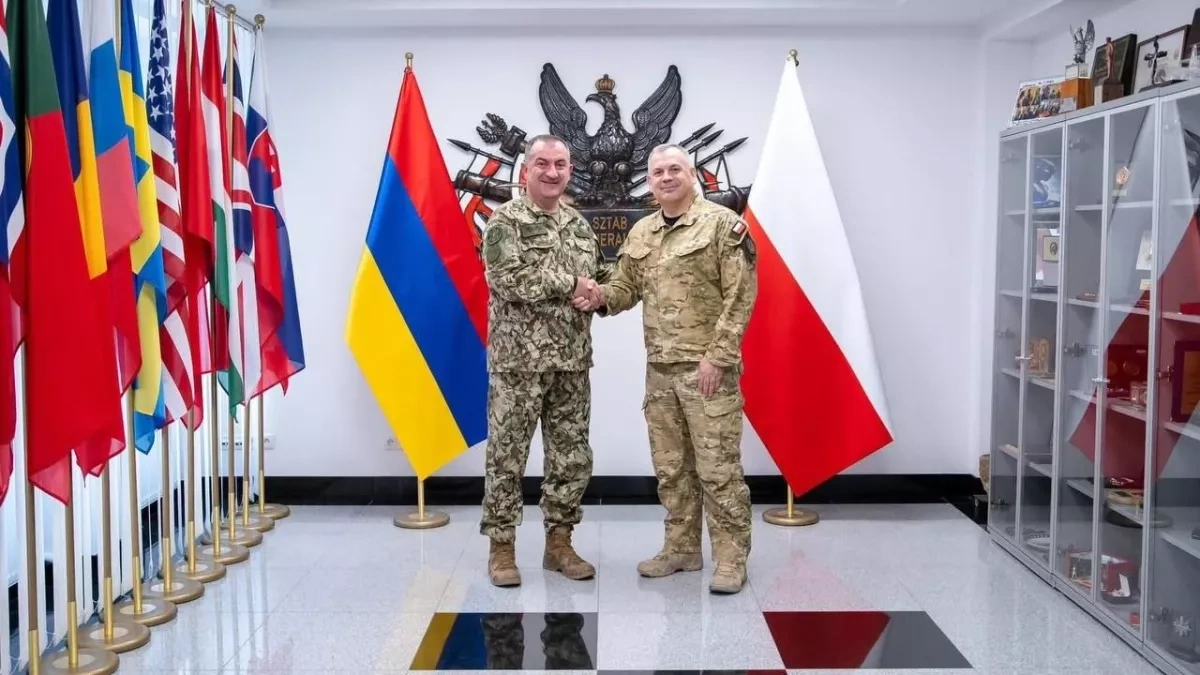 Armenian, Polish military chiefs hold talks on defence ties