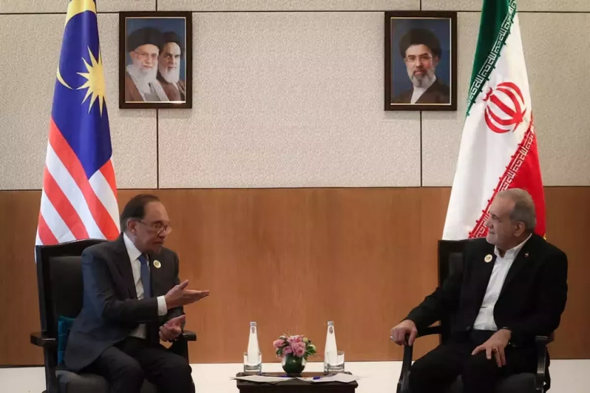 Iranian president calls for greater unity among Muslim countries
