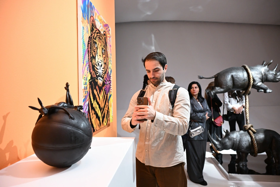 Heydar Aliyev Center hosts 'Superheroes of Wildlife' exhibition (PHOTO/VIDEO)