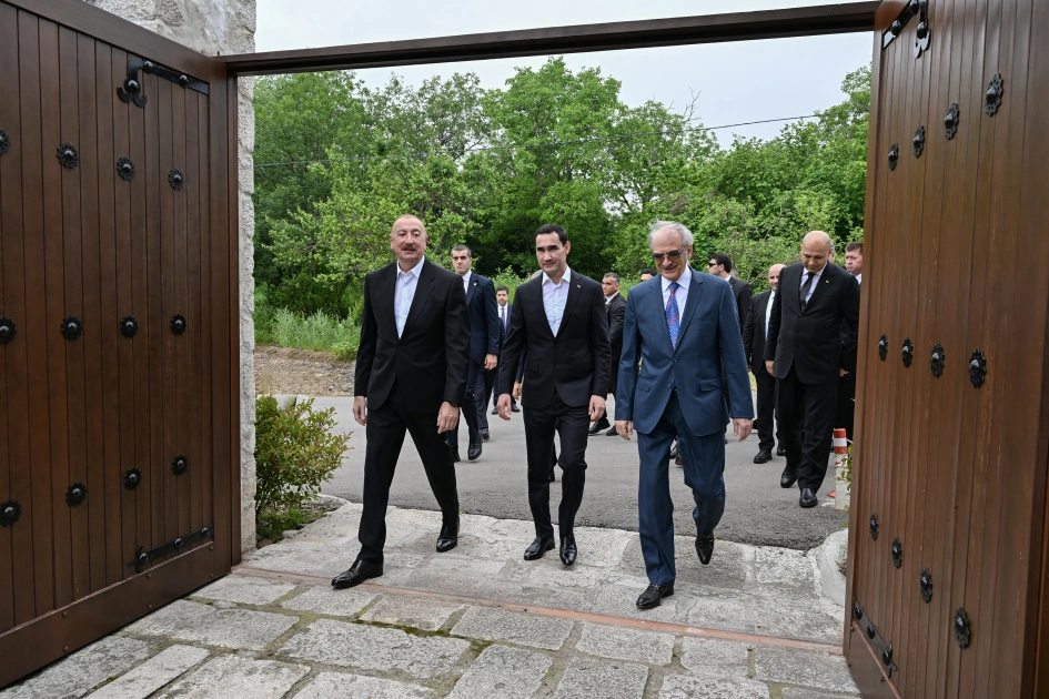 President Ilham Aliyev and President Serdar Berdimuhamedov visit Bulbul's house-museum in Shusha (PHOTO)