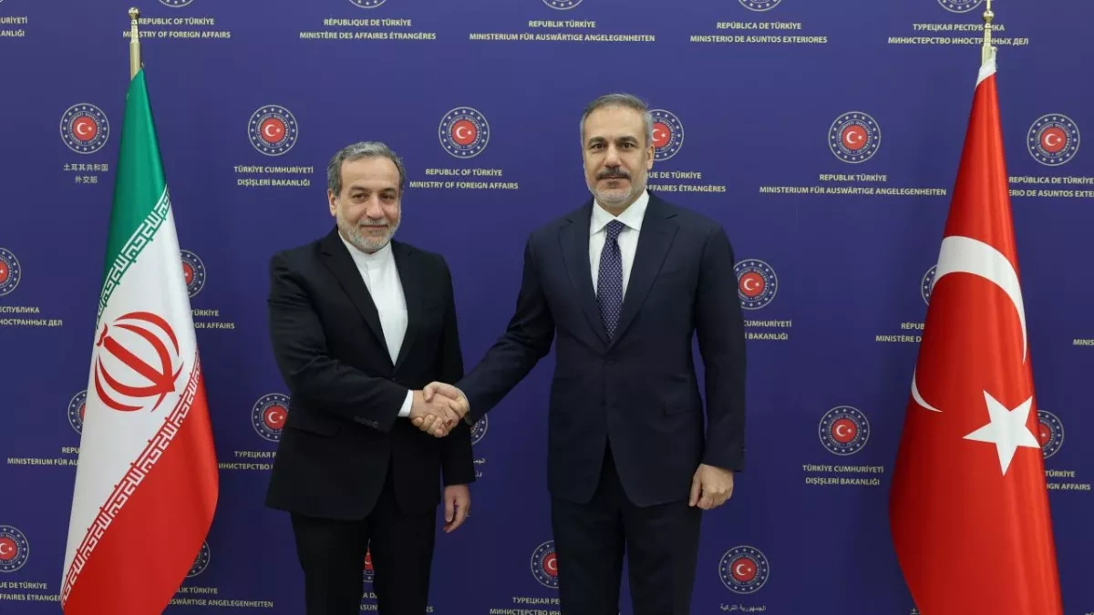 Turkish, Iranian FMs discuss Washington-Tehran negotiations