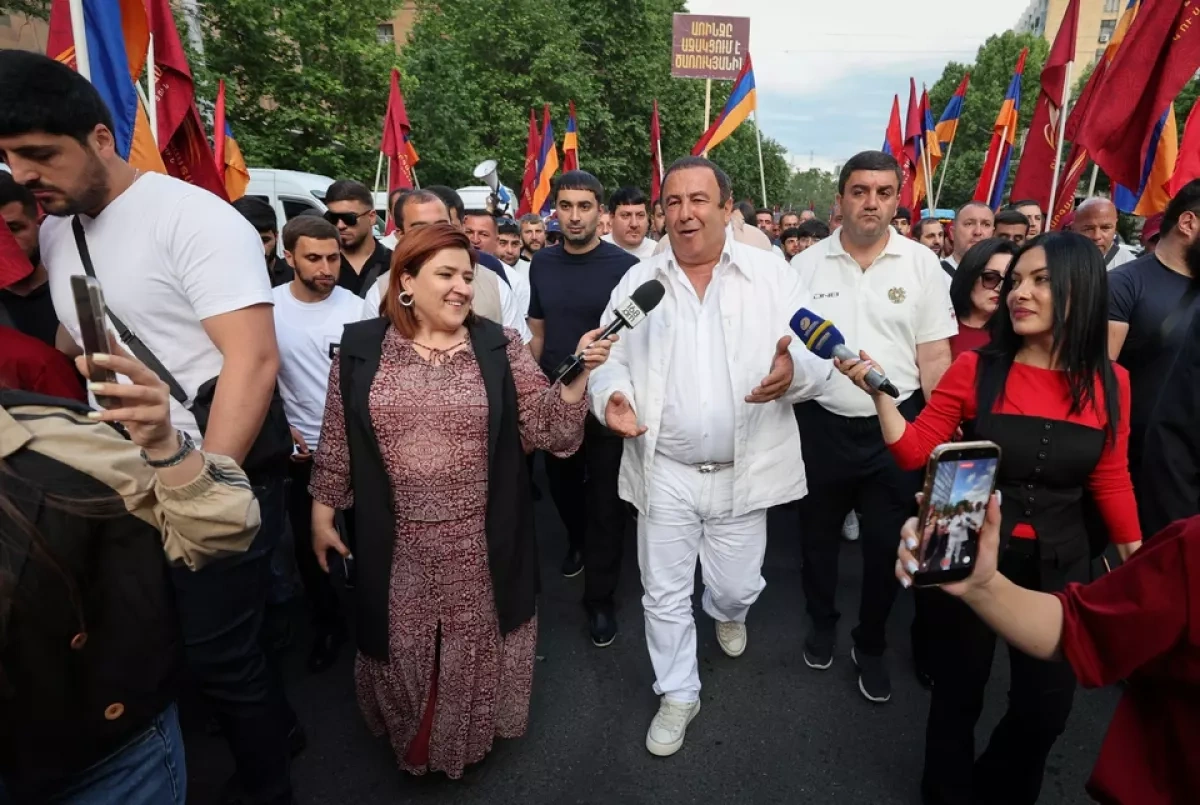 Armenian authorities detain supporters of opposition party