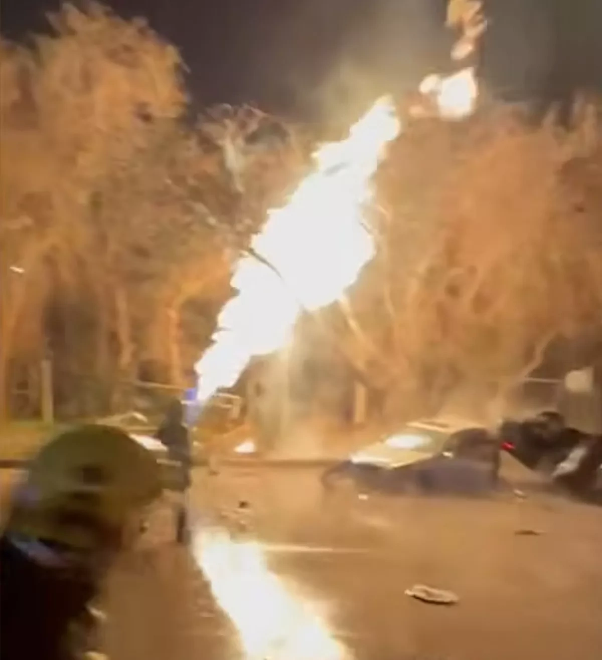 Traffic accident in Baku, Azerbaijan sparks major fire, three injured VIDEO