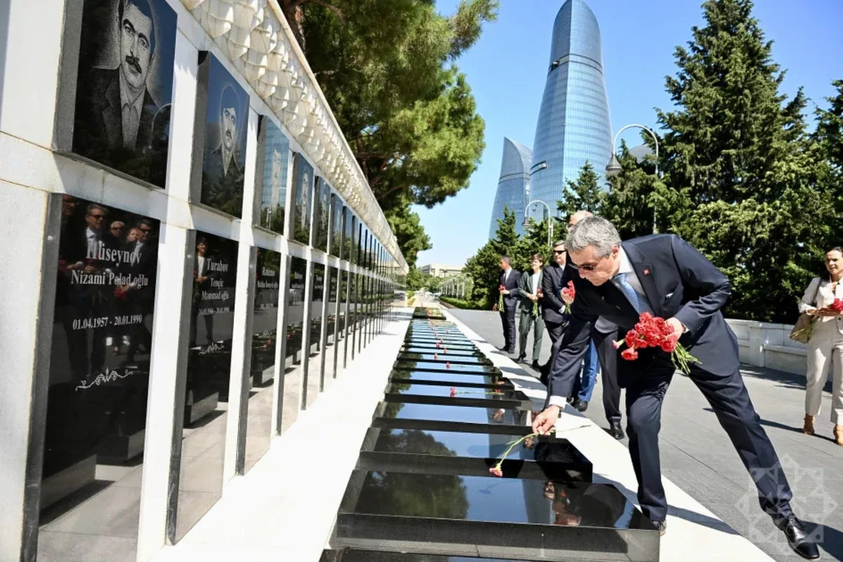 OSCE chief visits Azerbaijan's Martyrs' Lane during official trip PHOTO