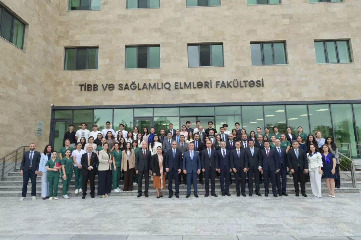 Azerbaijani ministers visit Karabakh University Clinic PHOTO