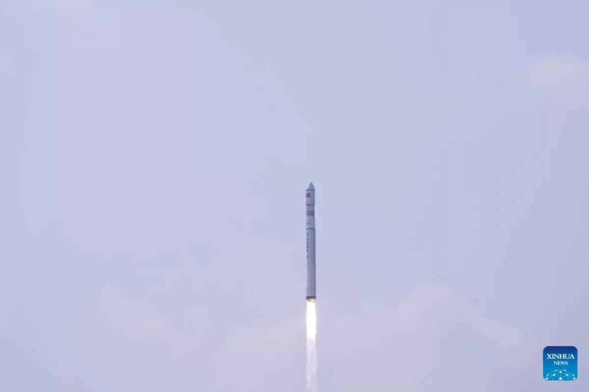 China launches seven satellites into orbit PHOTO