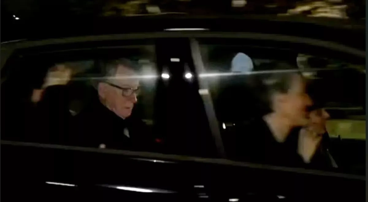 Ex-UK Envoy Mandelson released on bail in Epstein-linked probe photo