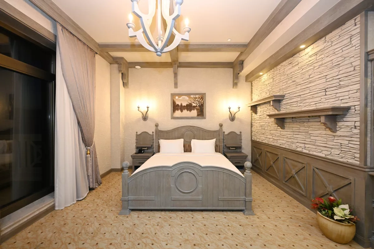 Azerbaijani leader, first lady attend Pirgulu Park hotel opening in Shamakhi PHOTO / UPDATED