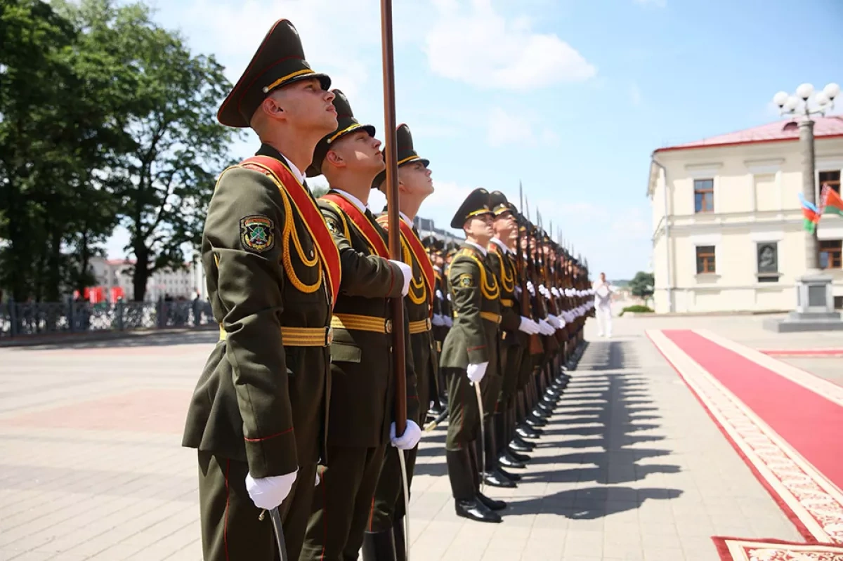 Azerbaijan top army commander reviews military cooperation during Belarus visit PHOTO