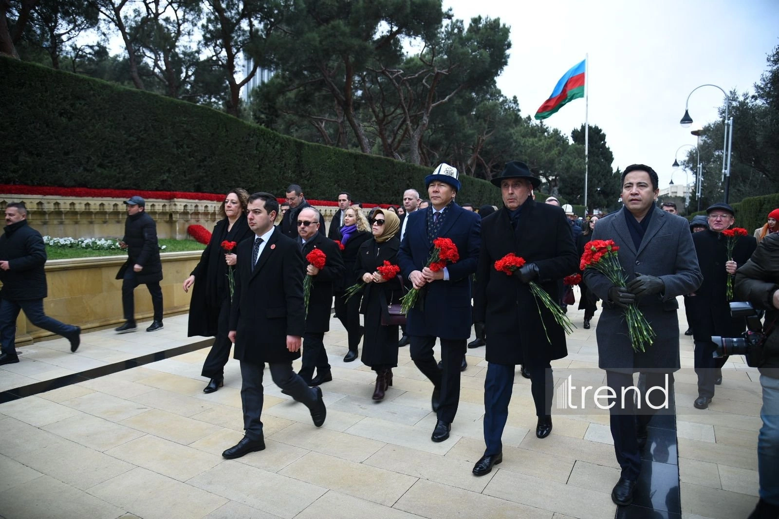 Foreign ambassadors pay tribute to martyrs in Azerbaijan's Baku (PHOTO)