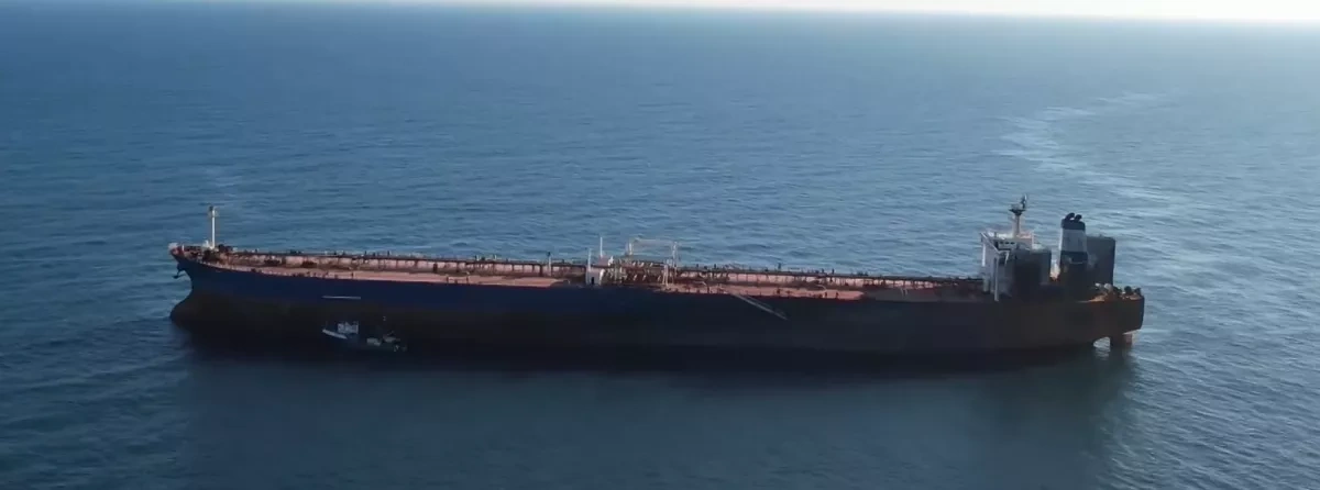 Towing operation launched to remove Russian tanker from Ahtopol shore PHOTO