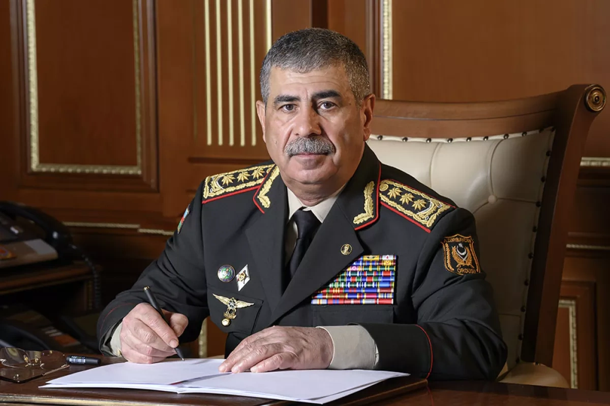 Azerbaijani defence chief sends festive greetings to military personnel