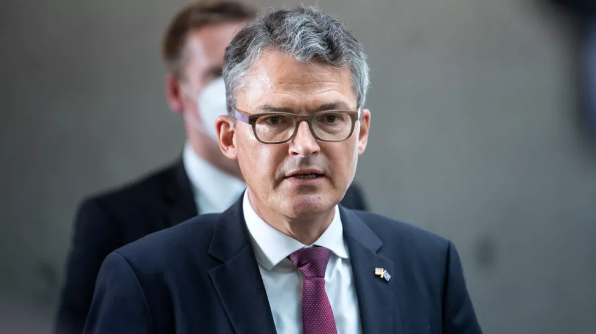 German MP urges Europe to break reliance on US security Europe has relied on US for too long