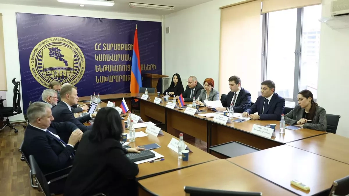 Armenia, Russia discuss restoring rail links to Turkish, Azerbaijani borders