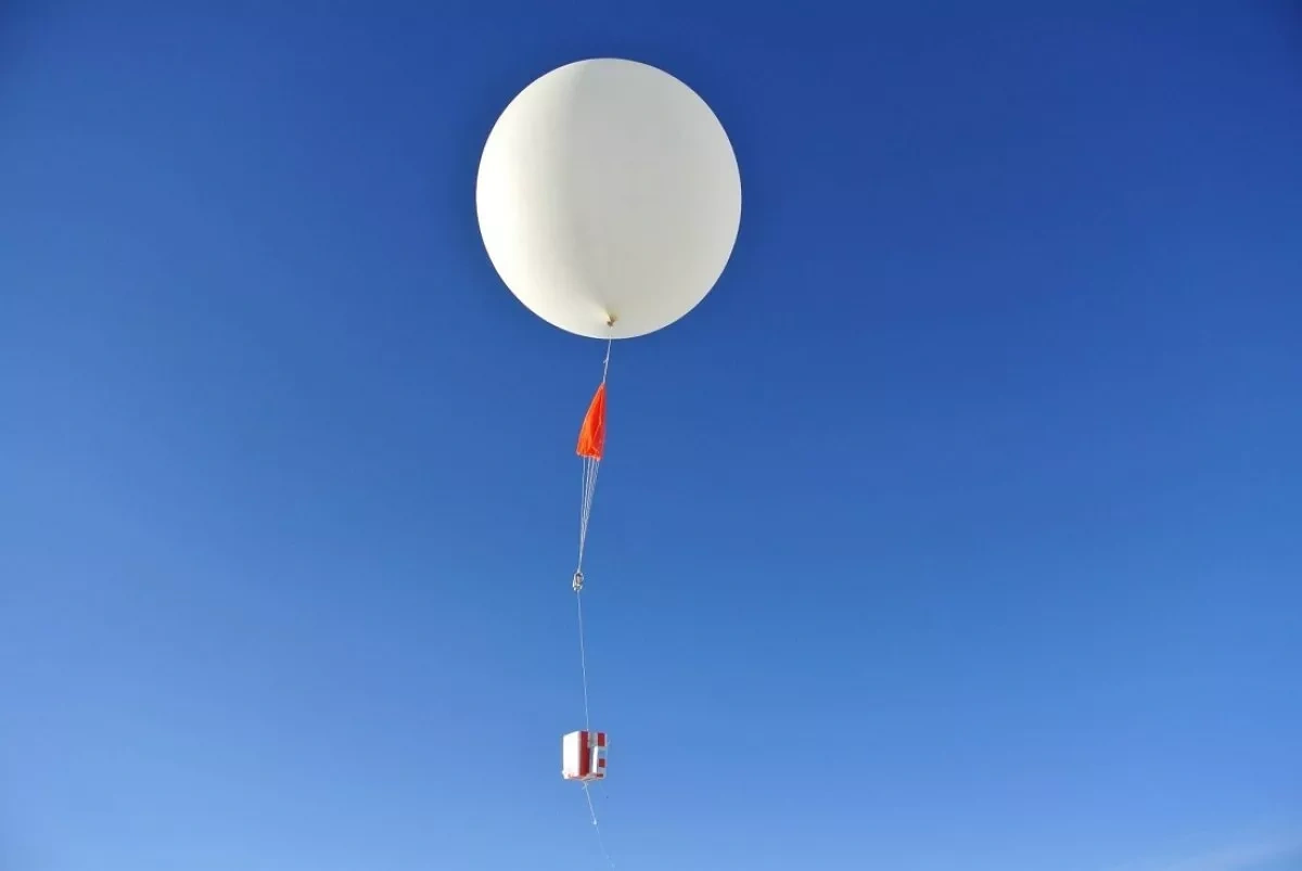 Polish police investigate mystery balloon near capital
