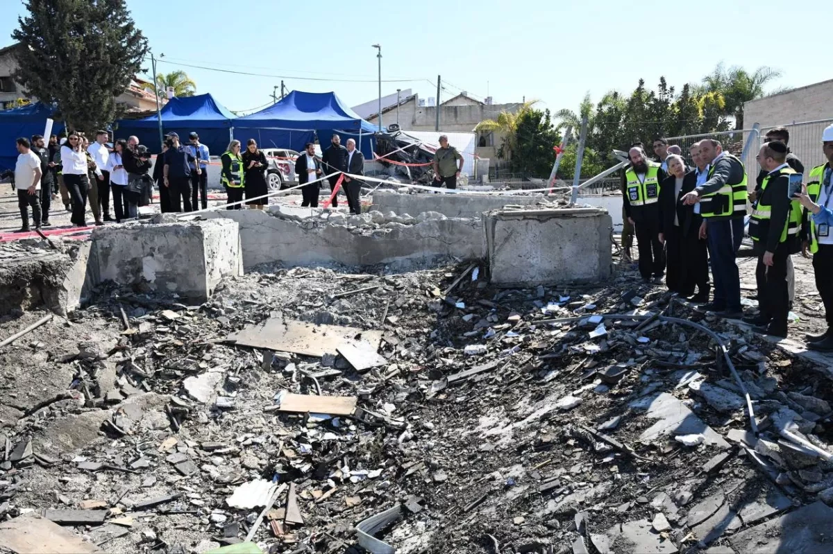 Israeli president visits Beit Shemesh after deadly rocket strike PHOTO