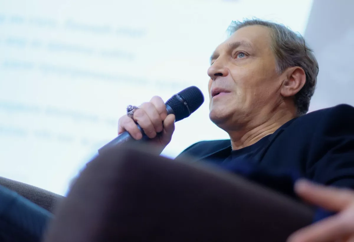 Russian court orders arrest of journalist Alexander Nevzorov's wife in absentia