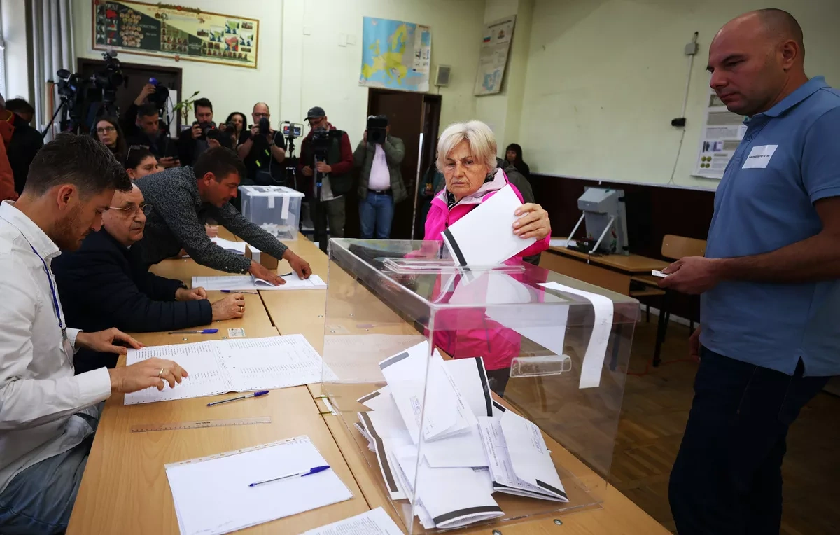 Radev-backed party storms ahead in Bulgarian election count