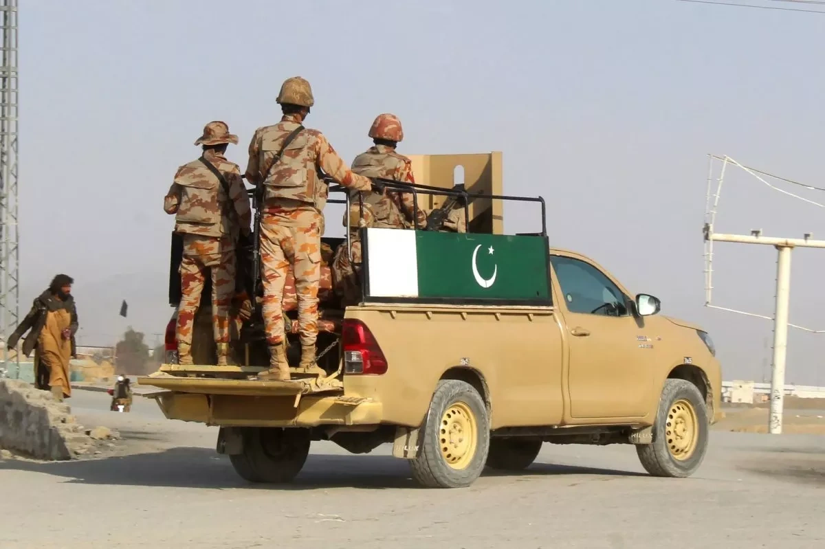 Pakistan reports 352 Afghan soldiers killed in border clashes