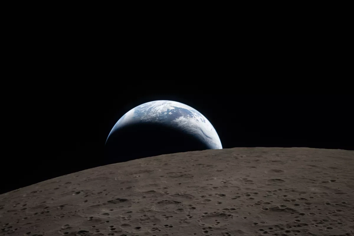 Artemis II crew captures stunning "Earthset", lunar eclipse