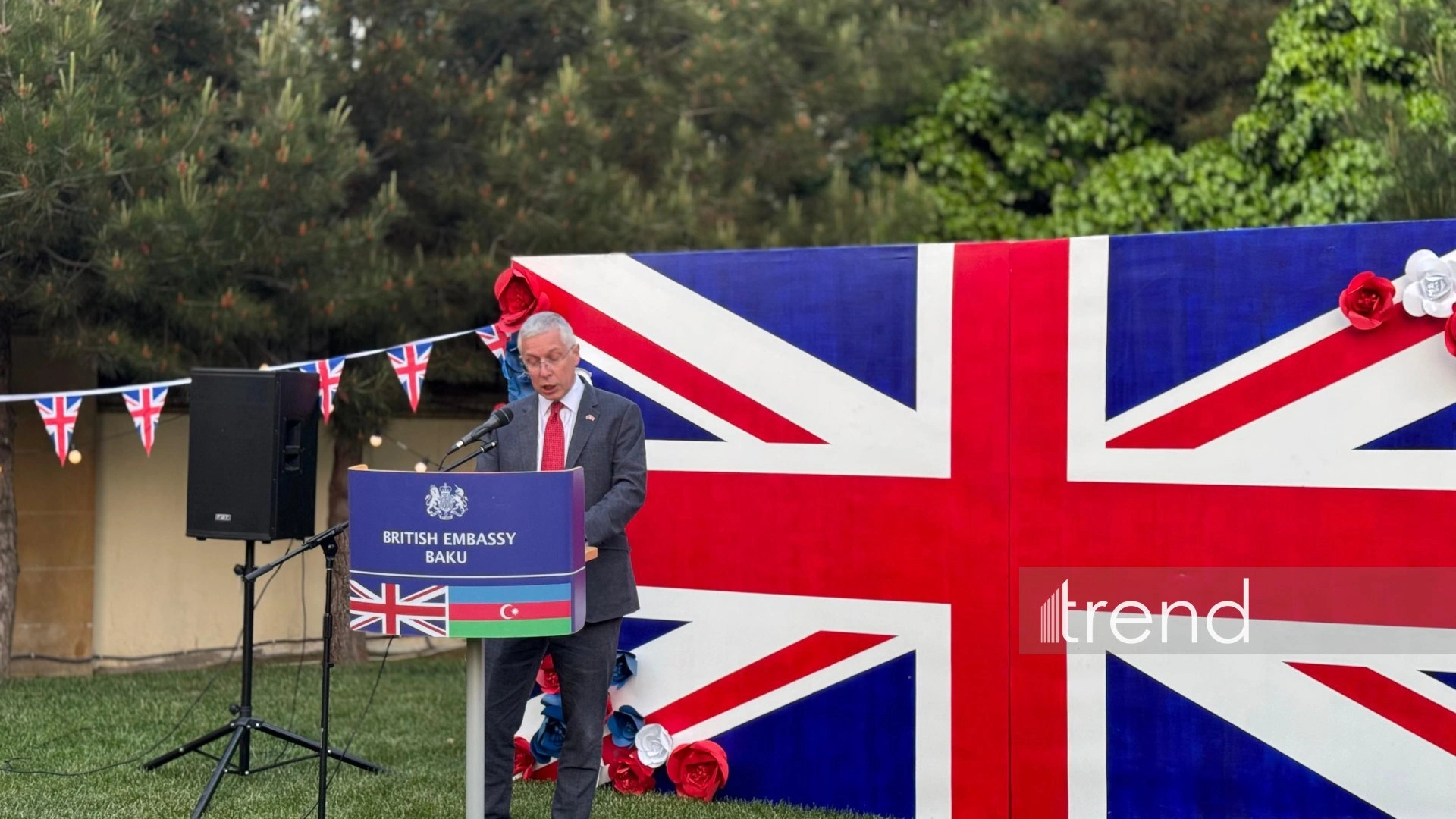 UK honors bp vice president, British Council director for contribution to Azerbaijan ties (PHOTO)
