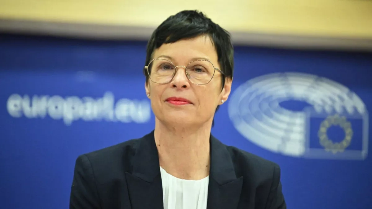 EU set to fast-track Ukraine accession talks, says Commissioner