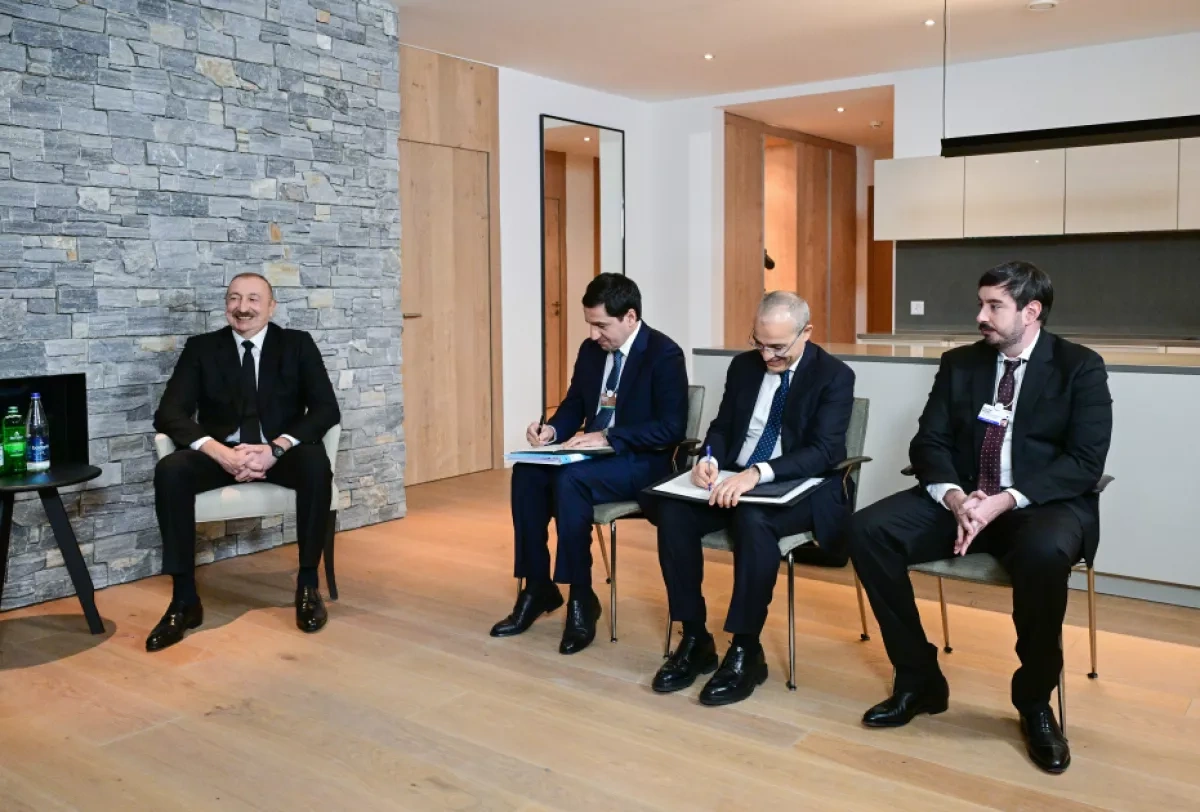 Azerbaijan, Qatar discuss bilateral ties, Syria energy support in Davos PHOTO