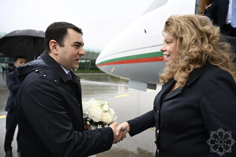 President of Bulgaria arrives in Azerbaijan on visit (PHOTO)