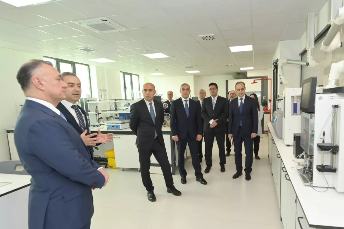 Azerbaijani ministers visit Karabakh University Clinic PHOTO