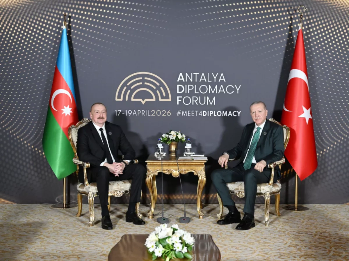 Azerbaijani, Turkish presidents hold meeting in Antalya
 Photo