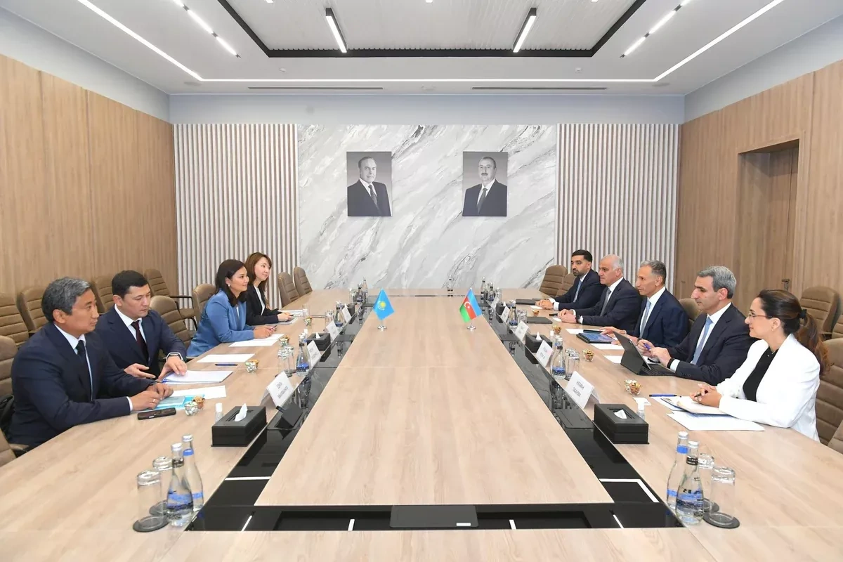 Azerbaijan, Kazakhstan hold talks on Middle Corridor development