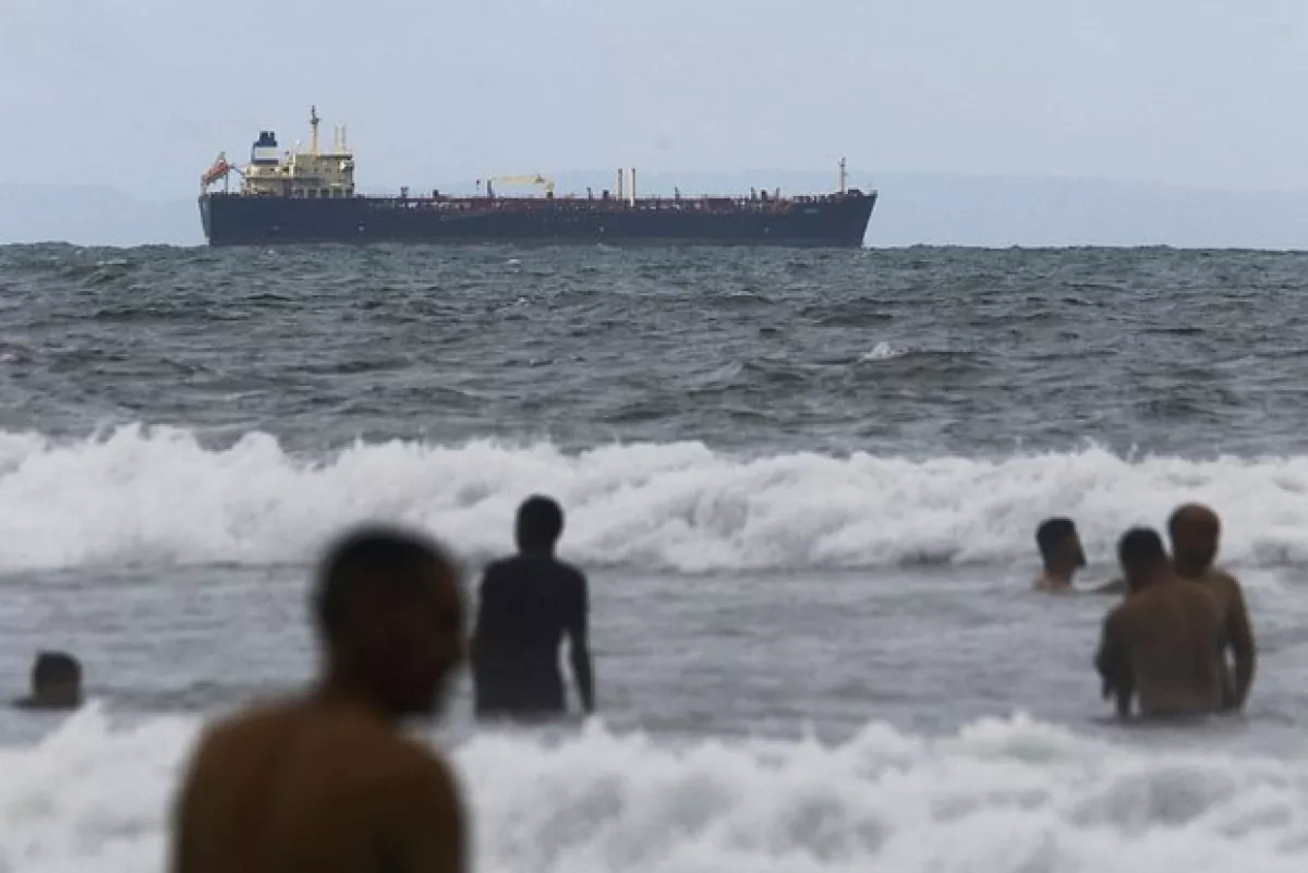 Russia sends naval escort as US pursues sanctioned oil tanker