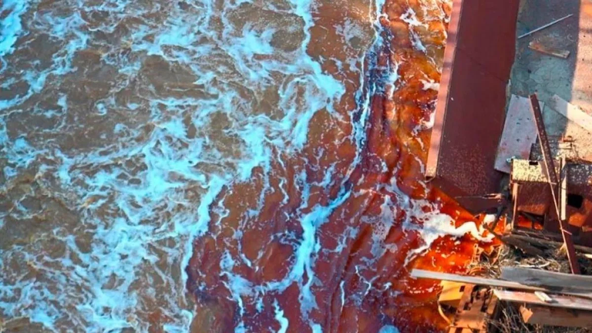 Pipeline leak causes gasoline spill at oil depot in Russia’s Murmansk