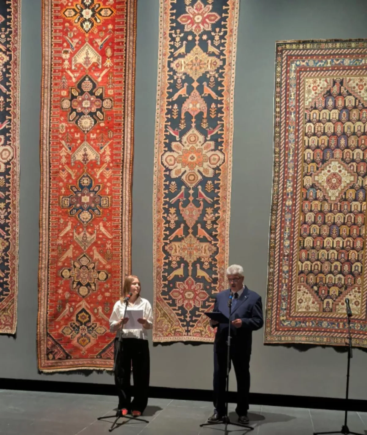 Azerbaijan showcases its carpets in exhibition in Hungary PHOTO