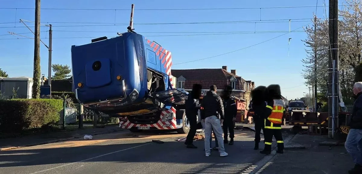 High-speed TGV collides with lorry in northern France, killing driver Several injured / PHOTO