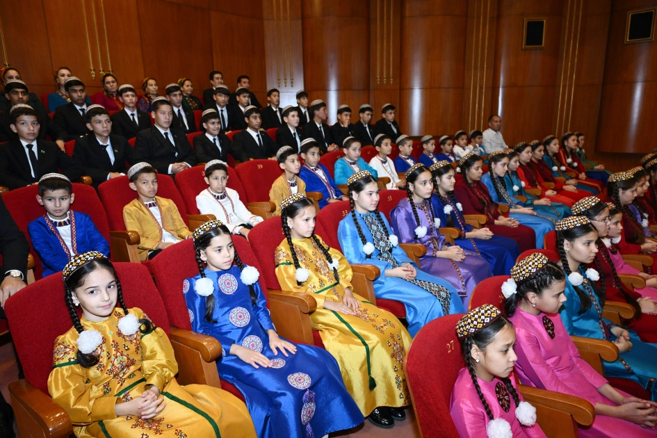 Leyla Aliyeva watches concert of State Symphony Orchestra of Turkmenistan in Ashgabat (PHOTO)