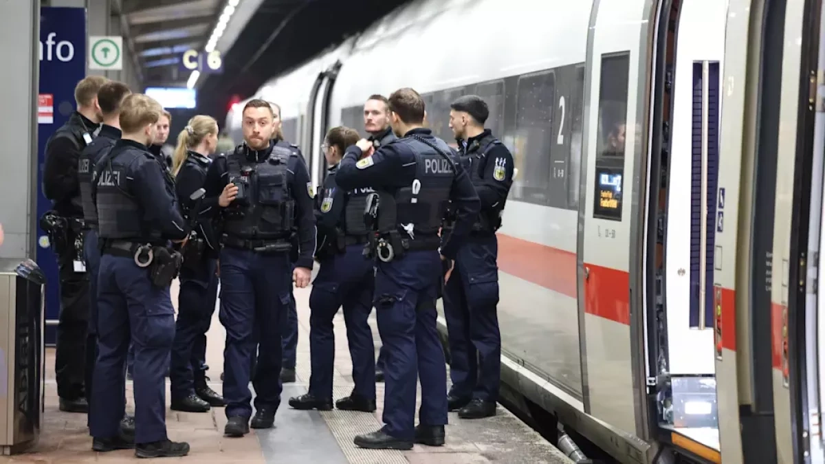 Masked man arrested after explosion, threats on high-speed train in Germany Photo