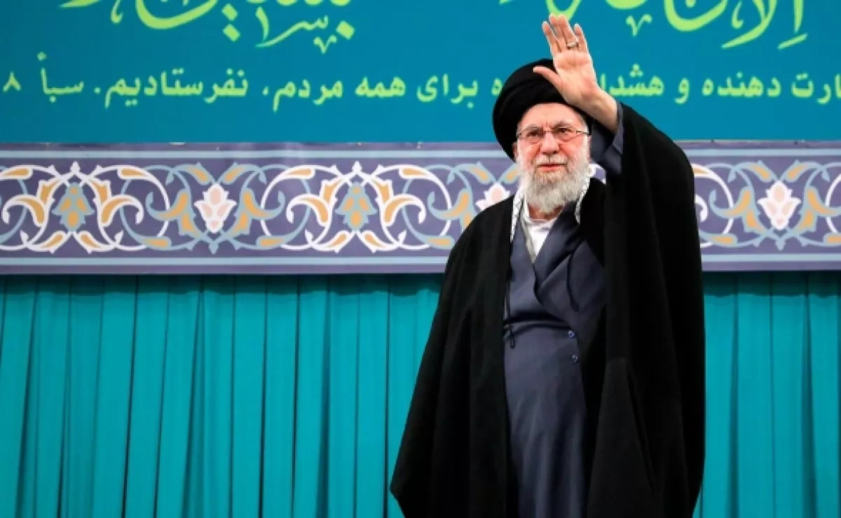 Media: Iranian reformists pushed for Khamenei’s exit in emergency talks