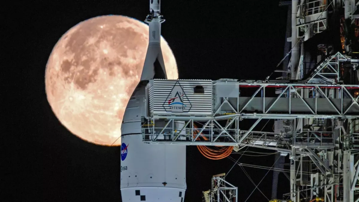 NASA prepares historic return to lunar orbit
