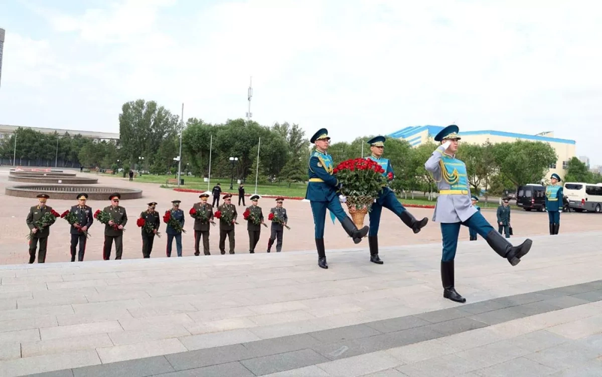 Kazakhstan decorates Azerbaijani top general for defence cooperation between two states PHOTO