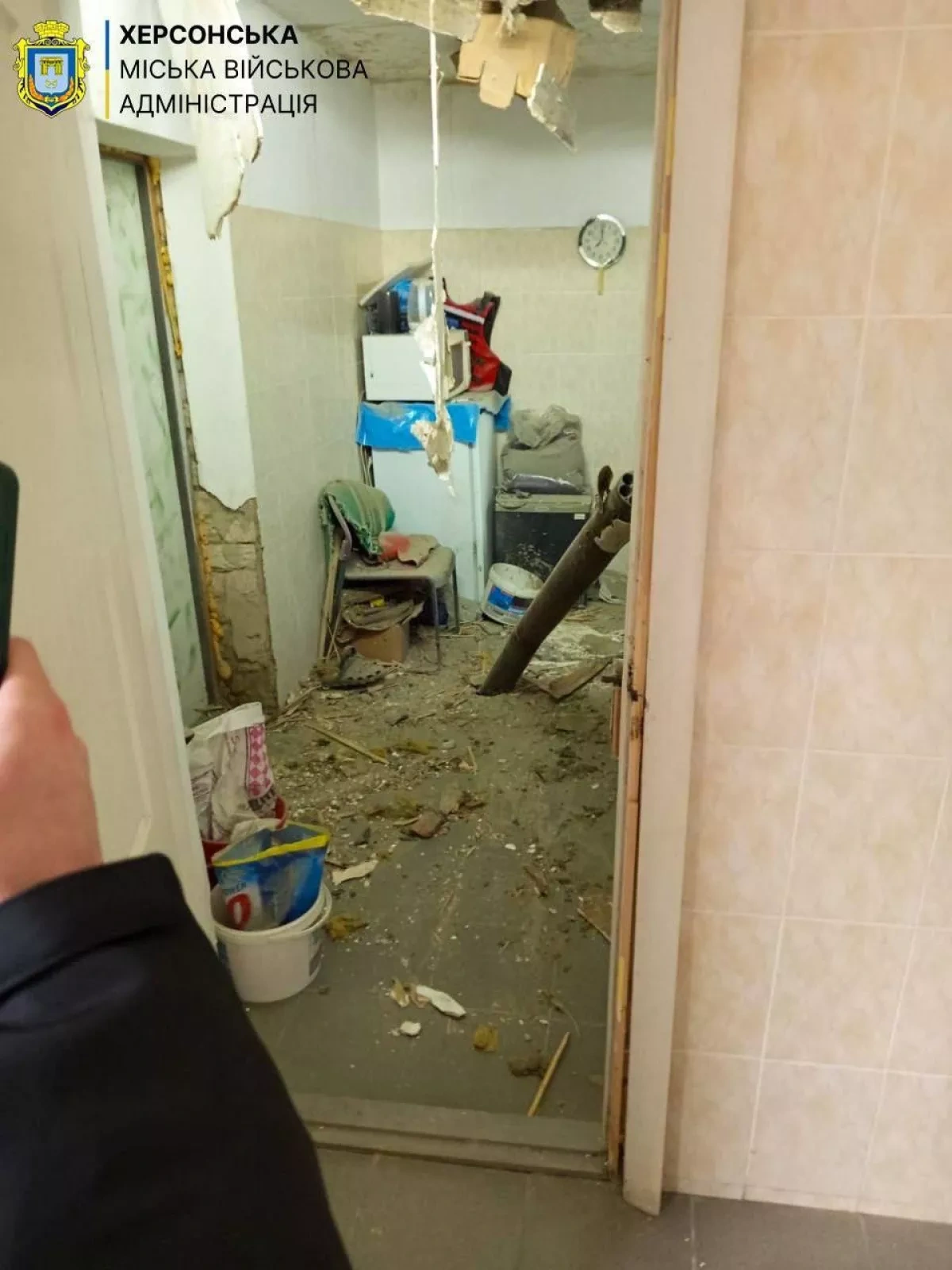 Russian shelling hits Kherson hospital, two staff injured