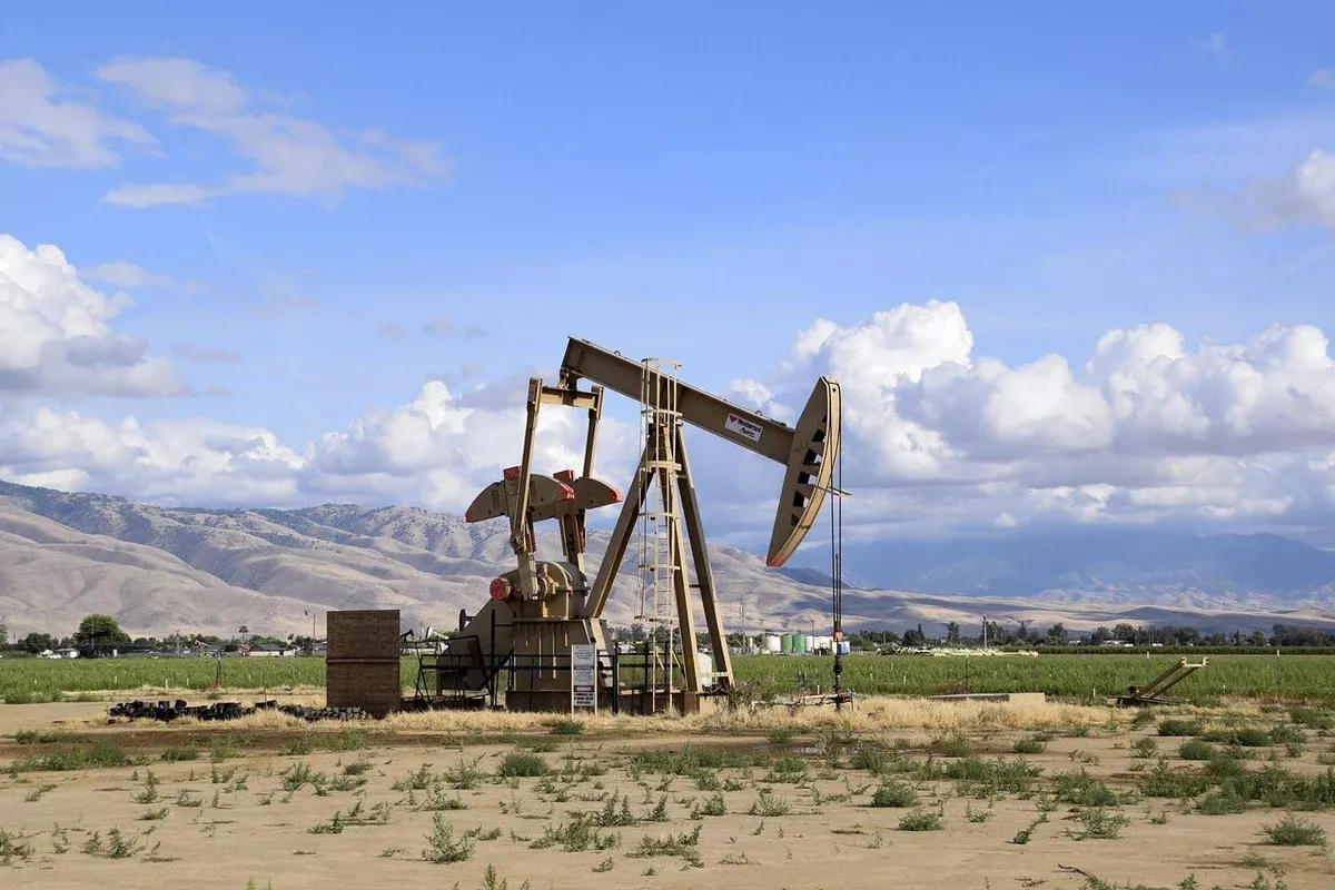 Azerbaijan produces nearly 16 million tons of oil in seven months